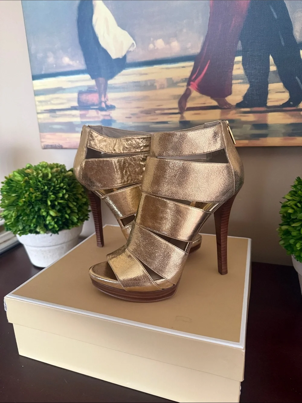 MICHAEL Michael Kors ✨GISELE✨ METALLIC GOLD LEATHER PLATFORM HEELS SIZE 10M